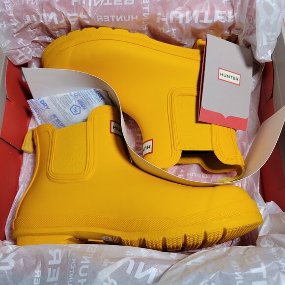 Hunter Women's Original Chelsea Boots in Yellow - Picture 1 of 9